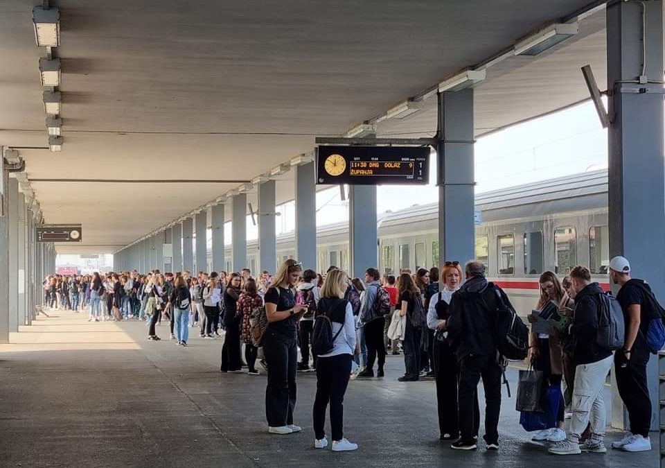 OSVRT NA GOSTOVANJE UČENIKA PRIRODOSLOVNE ŠKOLE VLADIMIRA PRELOGA IZ ZAGREBA