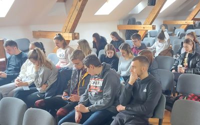 Politika kao prilika mladim osobama